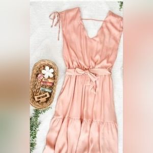 NWT BOUTIQUE SLEEVELESS DRESS (DESIGNED IN LOS ANGELES)